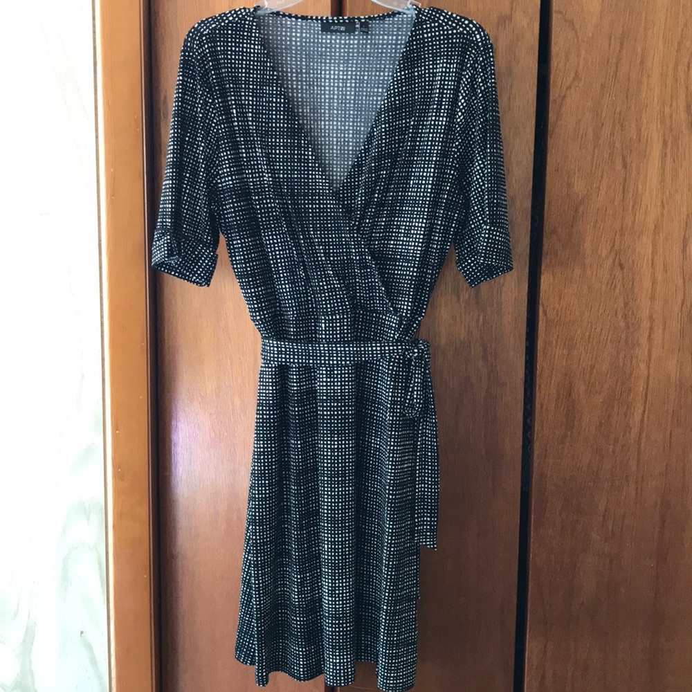 Apt. 9 faux wrap dress size L